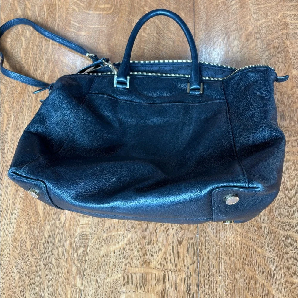 Michael Kors Black Shoulder Bag with Gold Hardware - Picture 2 of 3